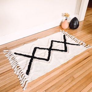 NWT Boho Kitchen Rug, Bath Mat with Tassels